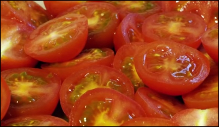 como-picar-tomate-em-instantes